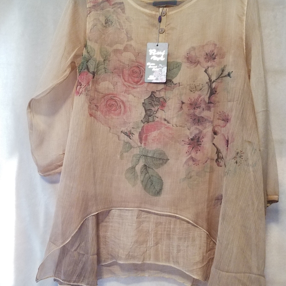 Pretty Angel Tops - feminine tunic Pretty Angel Tops - feminine tunic